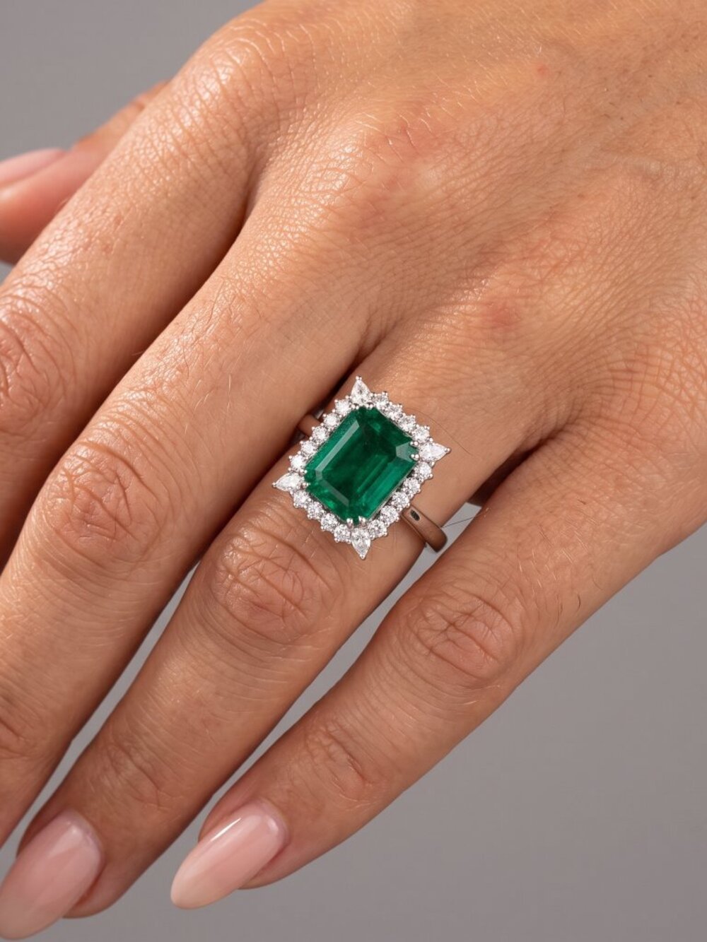 Majestic Emerald Cut 18K White Gold Green Gemstone Ring - Picture 3 of 9
